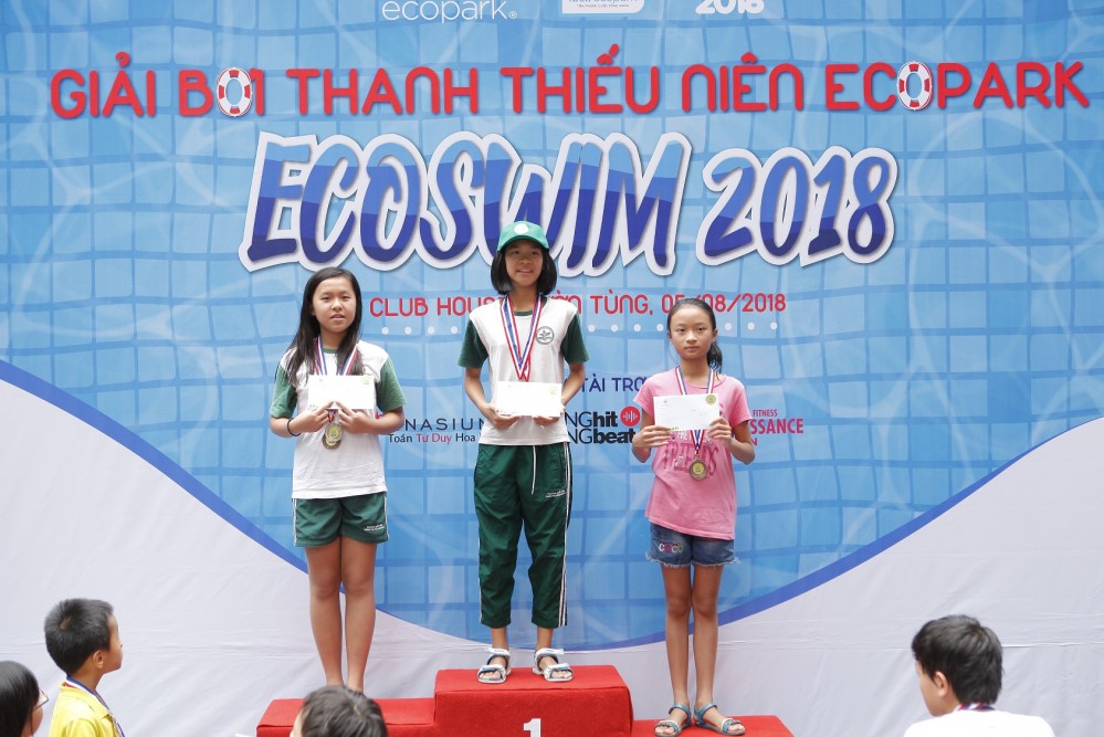 Vận động viên nhí Ecopark tranh tài trên đường đua xanh Ecoswim 2018