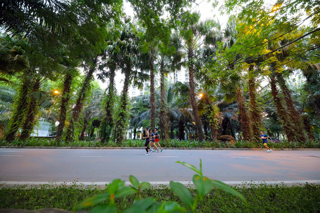 Ecopark Marathon ấn tượng với “cung đường chạy đẹp nhất Việt Nam” - Ảnh 8.