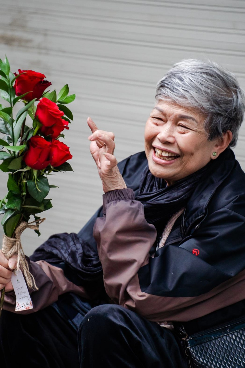 Valentine 2022: Màn tỏ tình ấn tượng vừa diễn ra tại Hà Nội với 99.999 bông hồng - ảnh 15